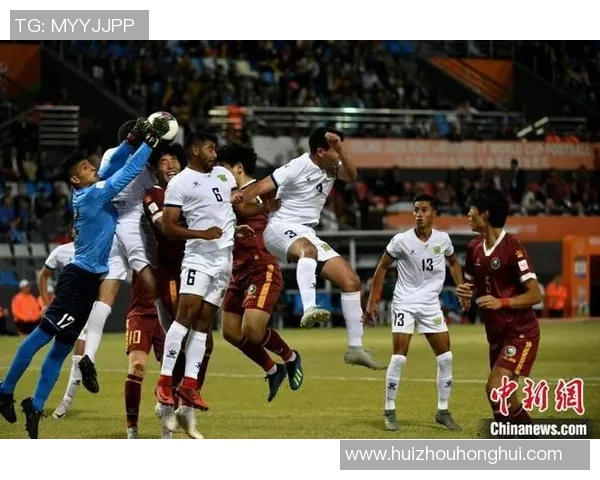 世界杯足球与普通足球的区别与联系探讨