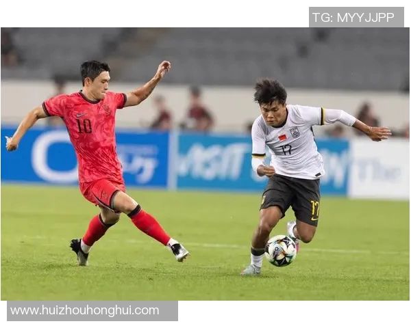 中国足球迎战韩国队力争胜利展现团队精神与拼搏决心