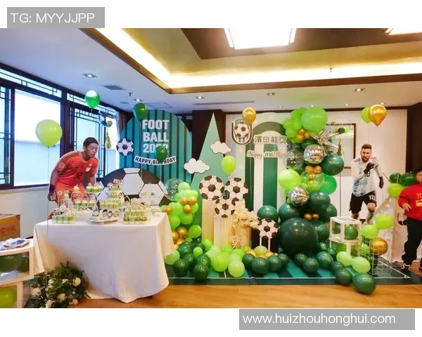 为足球增添魅力与创意的装饰设计探索与实践