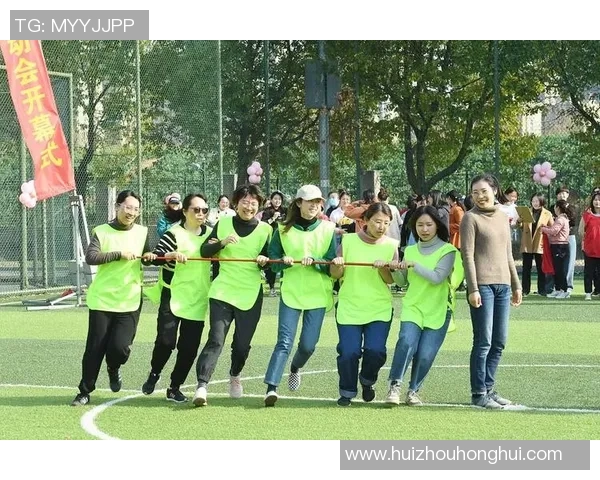 团结一心踢出精彩足球射门团建活动助力团队凝聚力提升