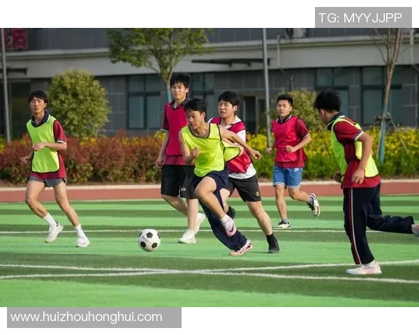 寝室足球：在小空间中点燃激情与友谊的青春竞技之旅